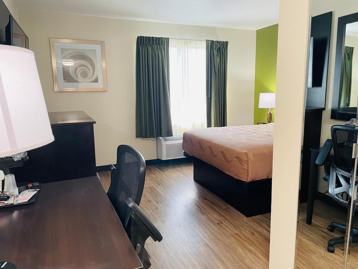 Quality Inn & Suites Lake Charles South Eksteriør billede