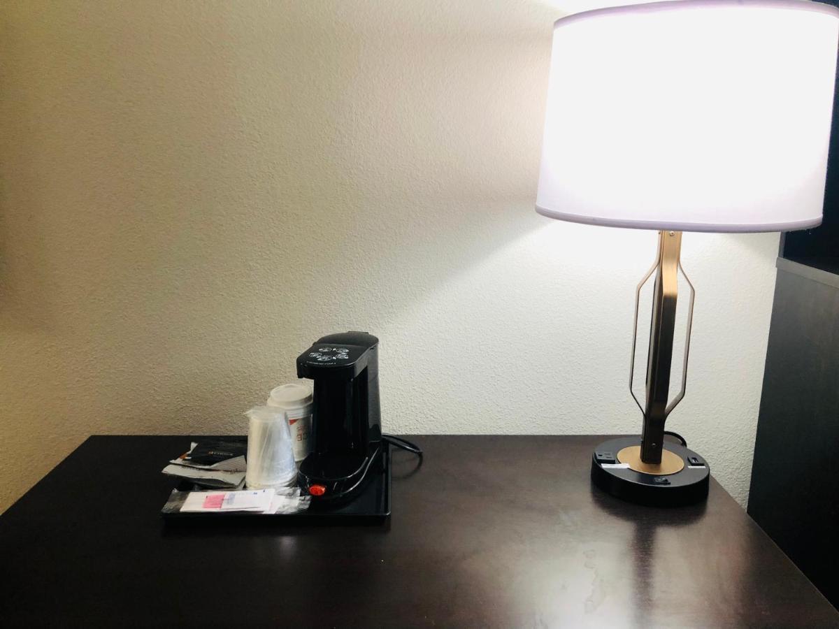 Quality Inn & Suites Lake Charles South Eksteriør billede
