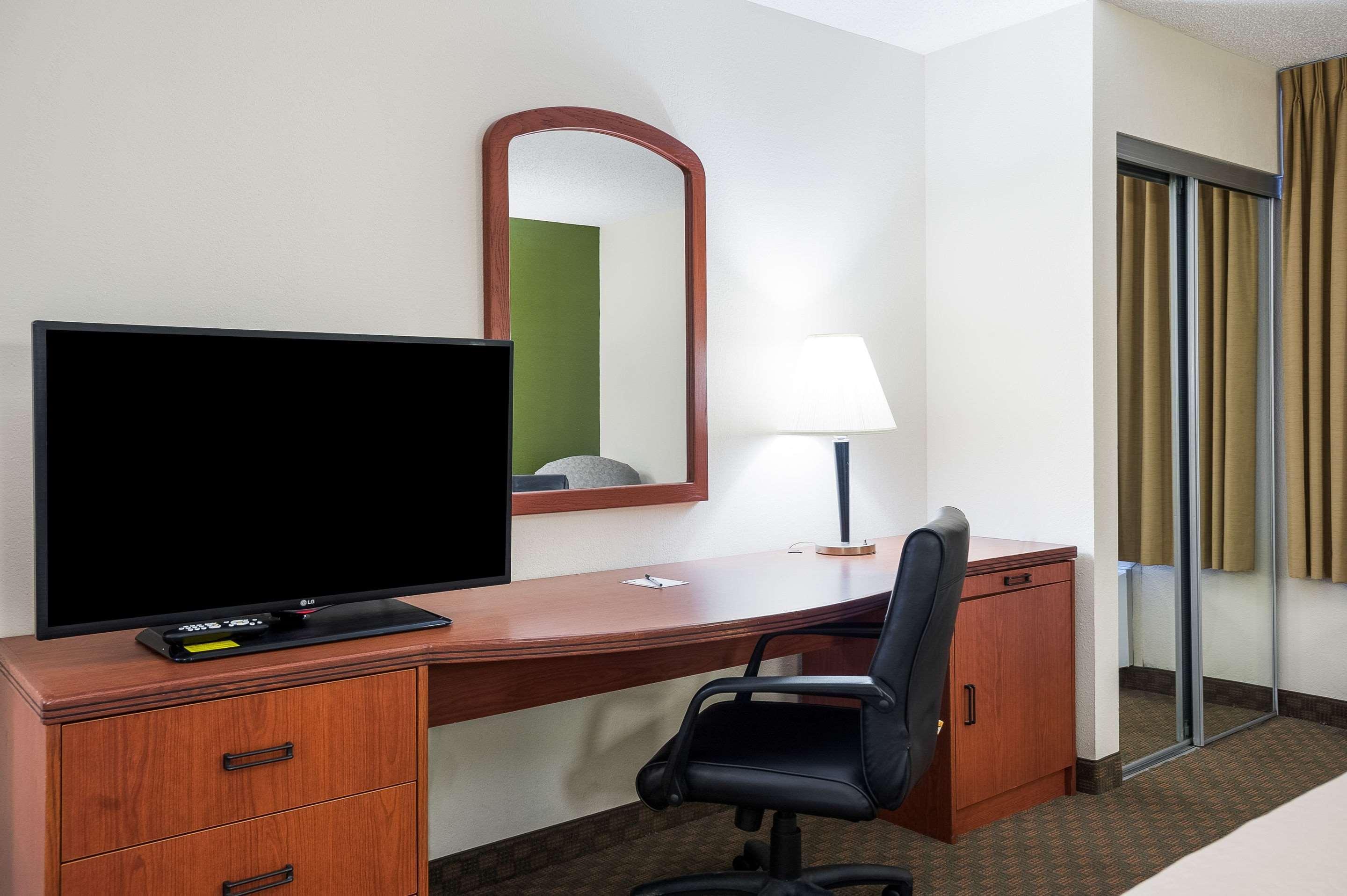 Quality Inn & Suites Lake Charles South Eksteriør billede